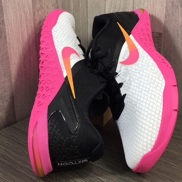 nike metcon white gold